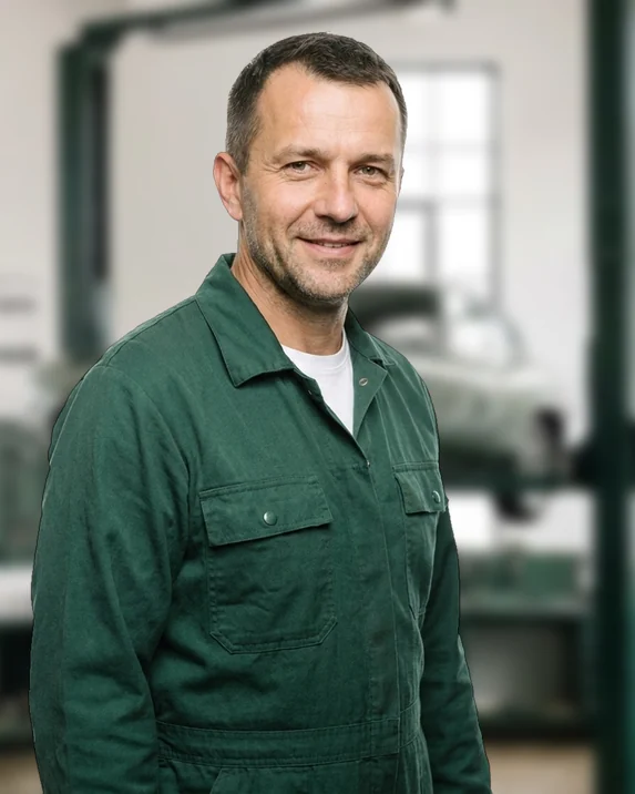 Marek Nowak in der Werkstatt